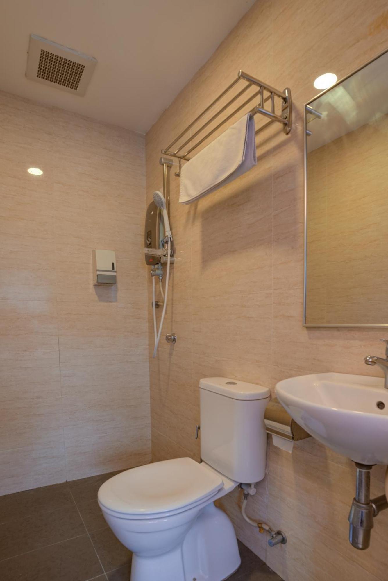 Gm Hotel Metro At Sunway Subang Jaya Room photo